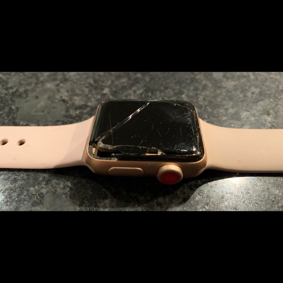Apple Watch series 3 - Picture 3 of 5